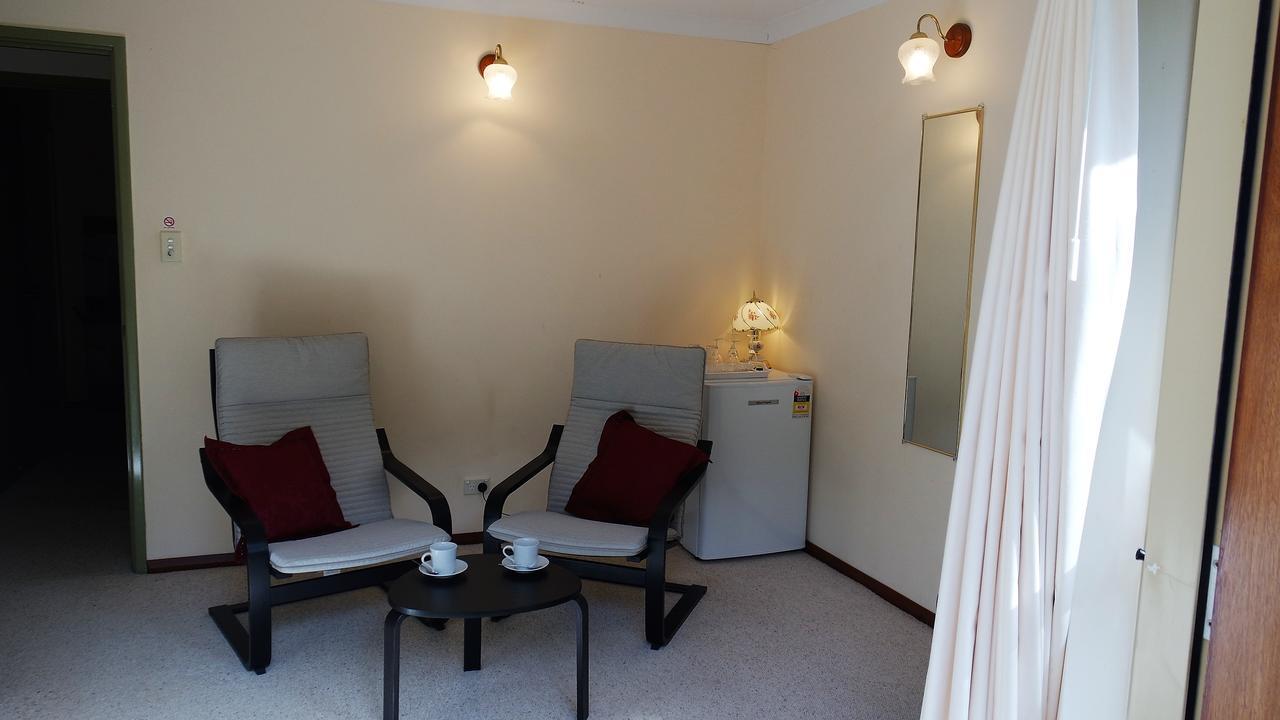 Eleebana Rumah tetamu 3*