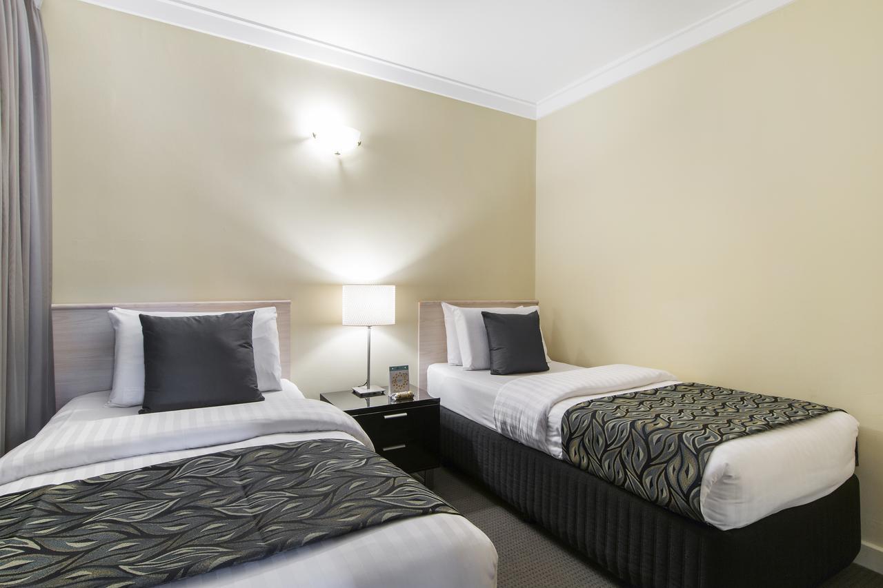 The Peninsula Riverside Serviced 4*