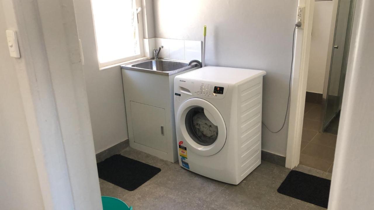 Maddington House Unit C * Perth