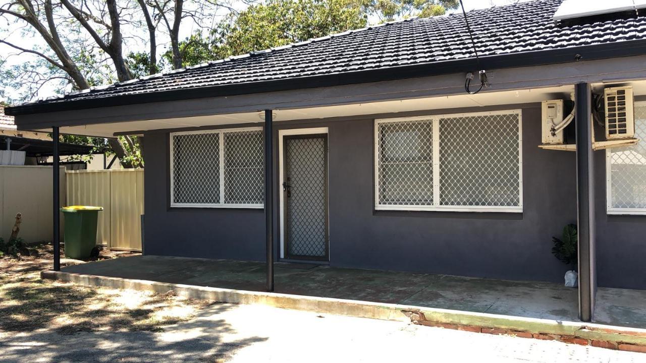 Bahay bakasyunan Maddington House Unit C *