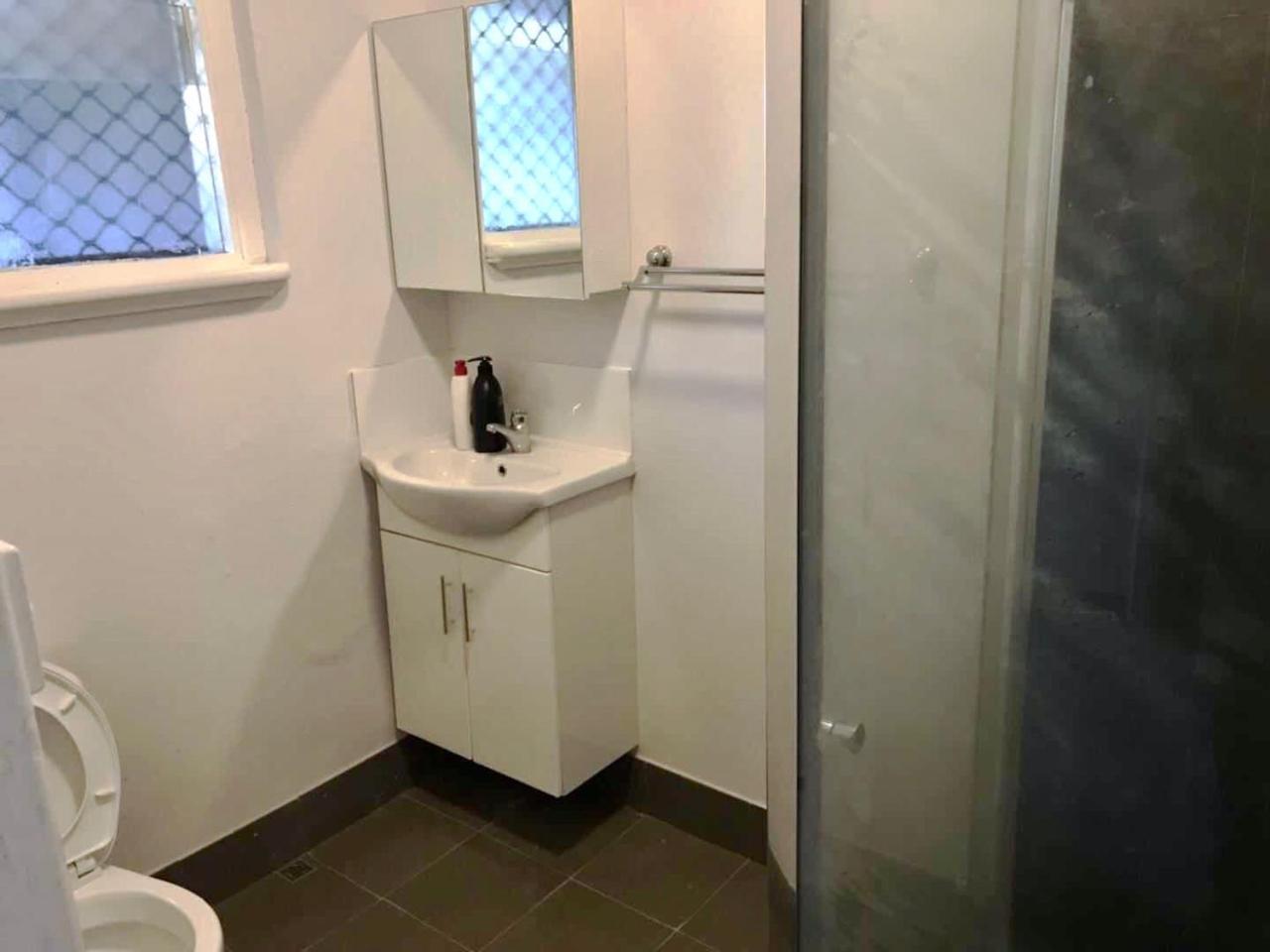 Maddington House Unit C * Perth