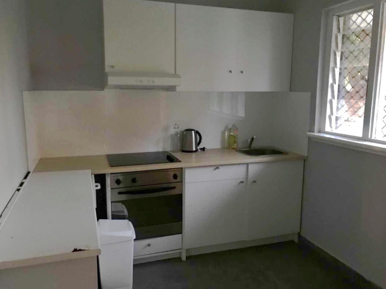Maddington House Unit C * Perth