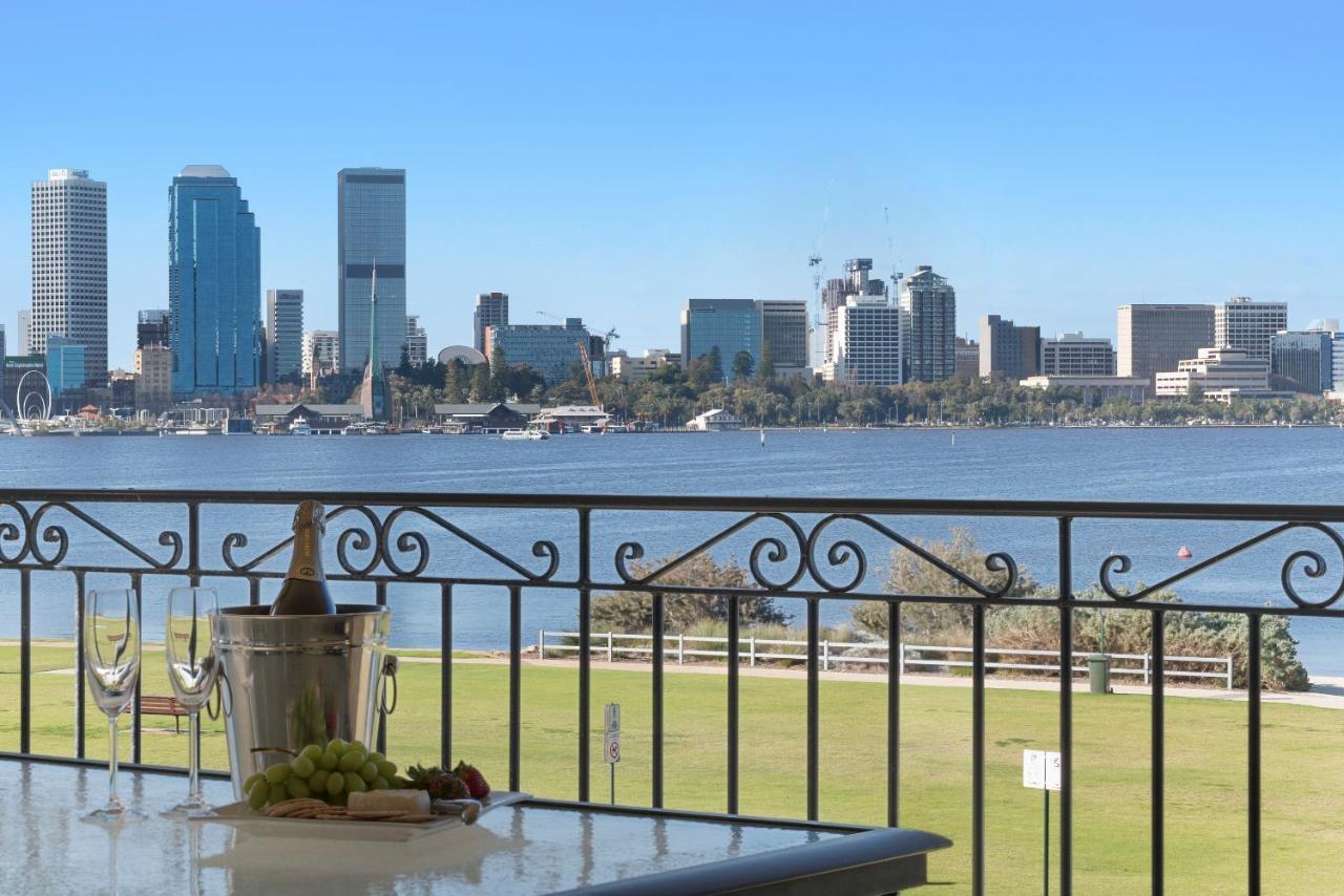Aparthotel The Peninsula Riverside Serviced