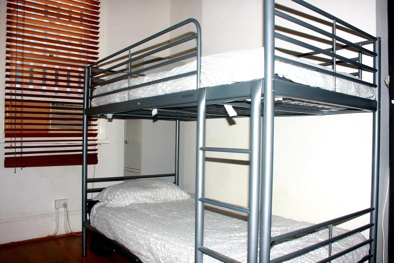 Hostel The Hive - Traveler Friendly, Passport Only