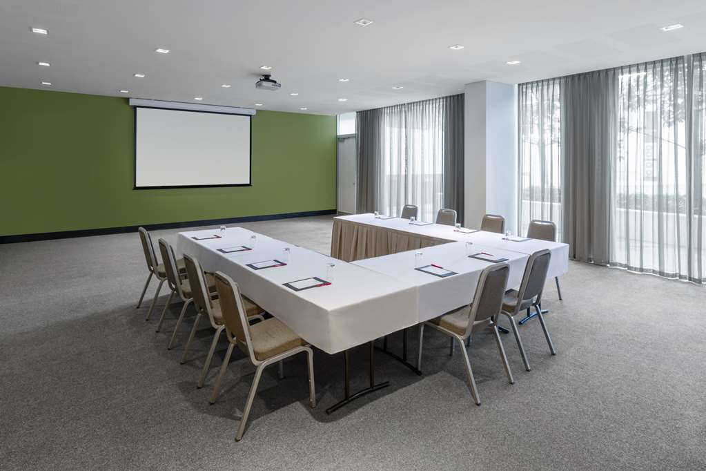 Aparthotel Adina
