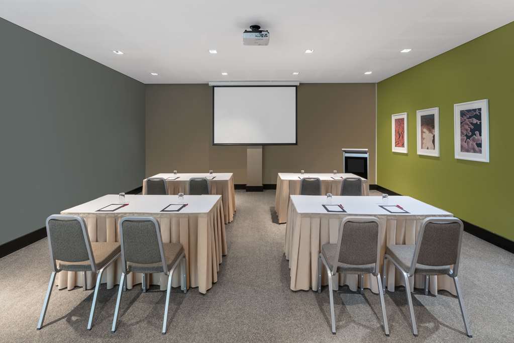 Aparthotel Adina