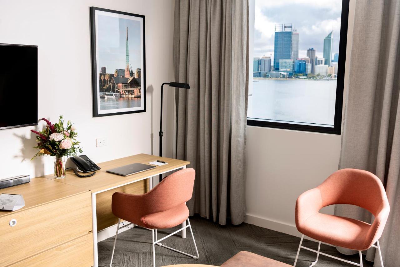 Quest South Foreshore Aparthotel 4*