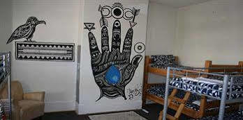 Hostel The Hive - Traveler Friendly, Passport Only *
