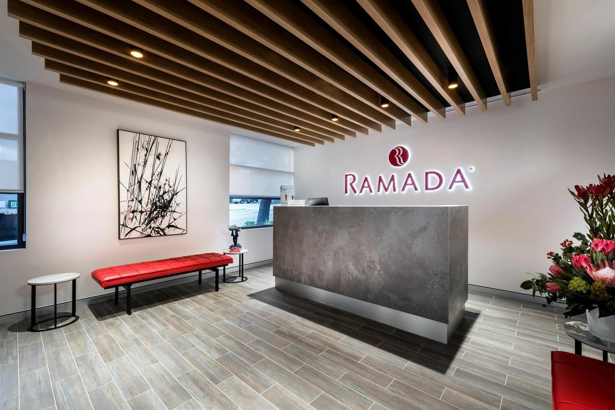 Hotel Ramada By Wyndham Vetroblu Scarborough Perth