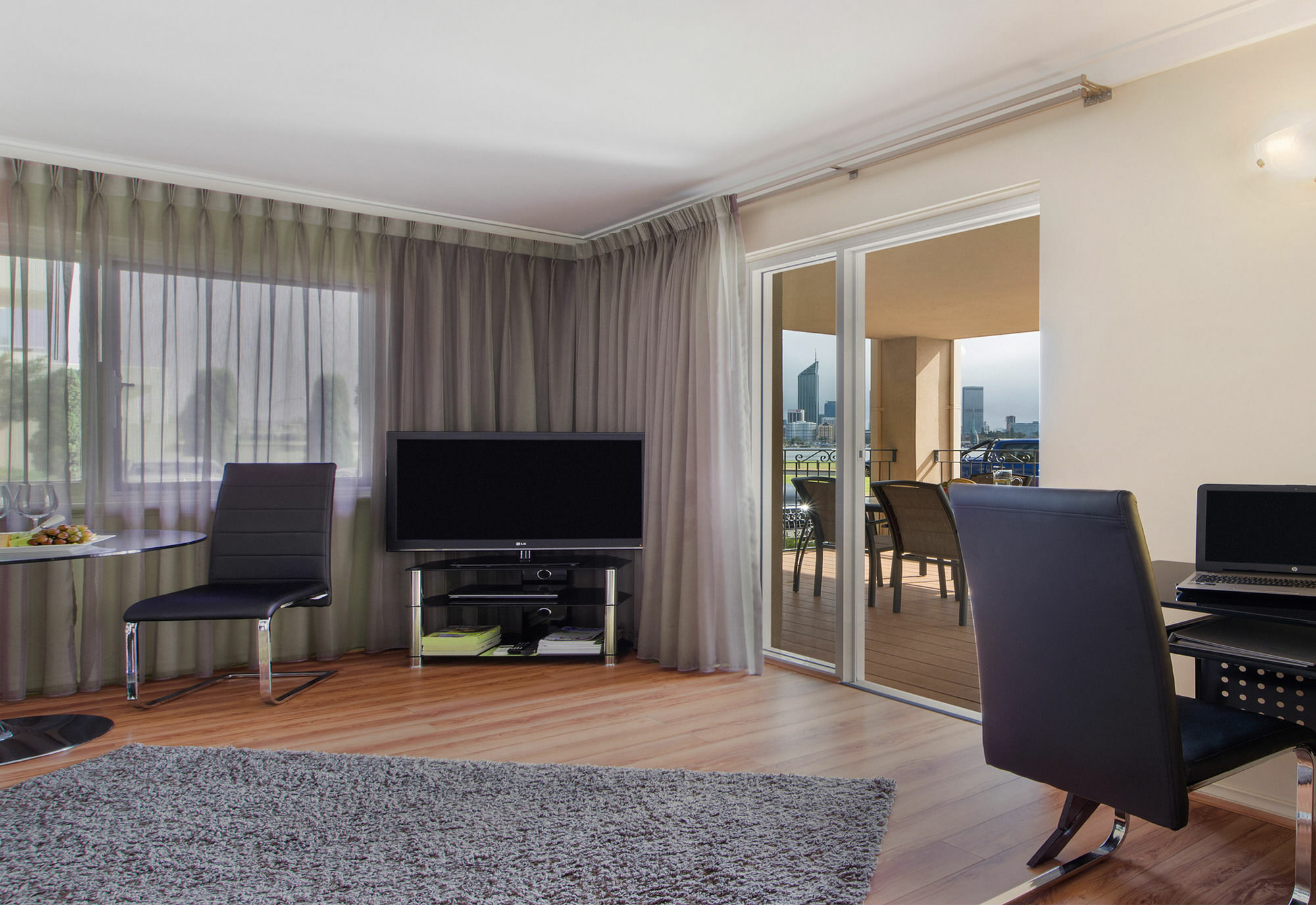 The Peninsula Riverside Serviced Aparthotel Perth