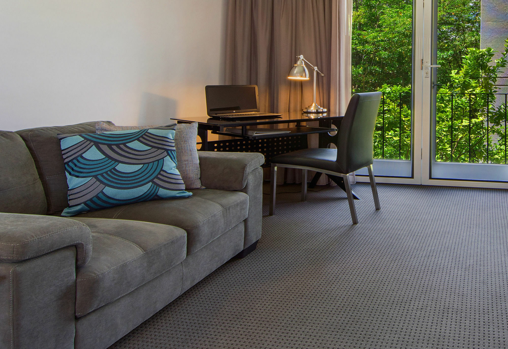 The Peninsula Riverside Serviced 4* Perth