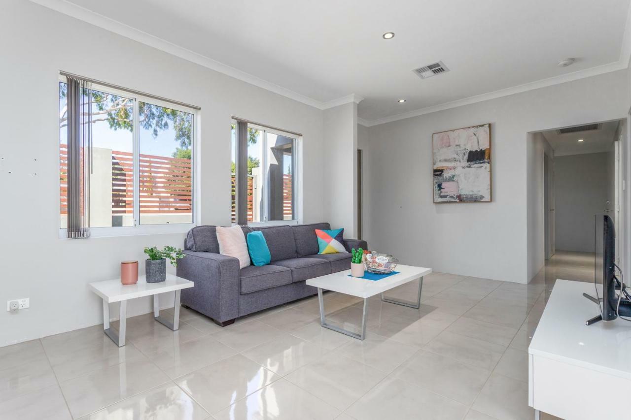 Ardross Short * Perth