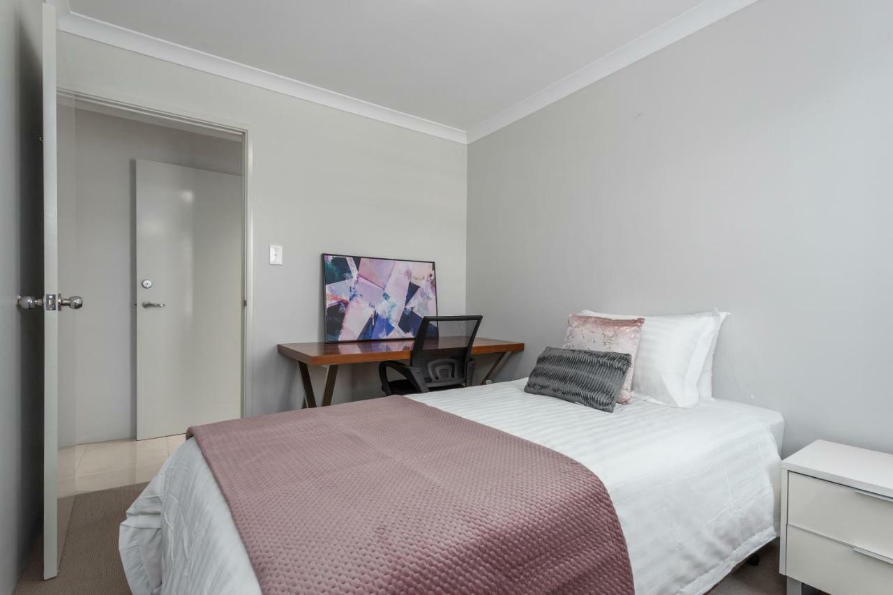 Ardross Short Villa *