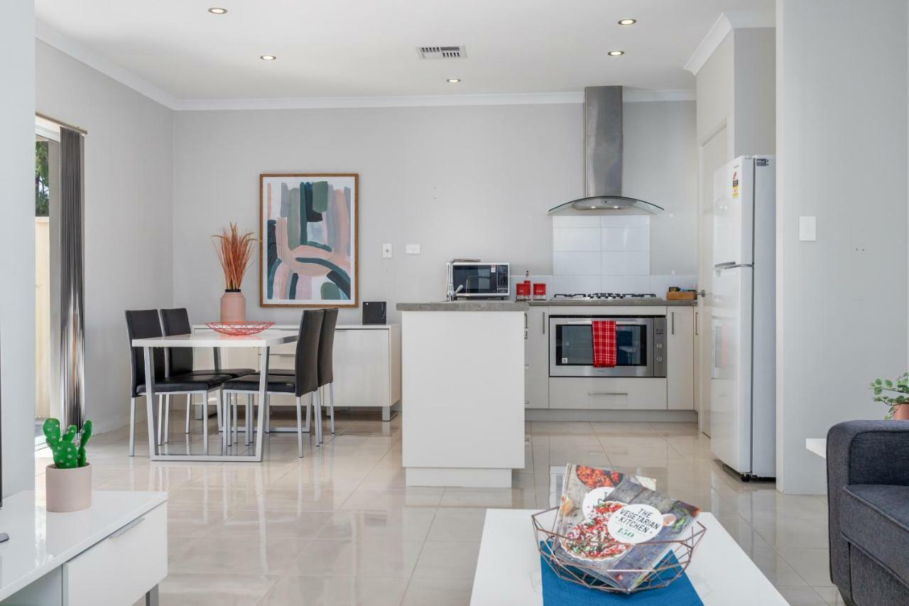 Ardross Short Villa *