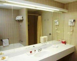 Quality Ambassador Hotel