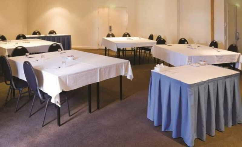 Adina Barrack Plaza Aparthotel 4*