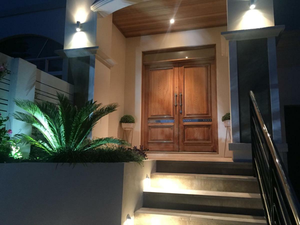 Sorrento Beach Manor Wisma tamu 4*