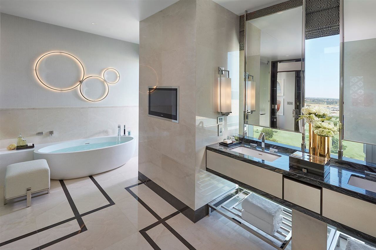 Hotel Crown Towers 5*