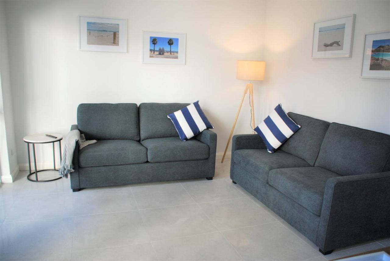 Scarborough Apartment *