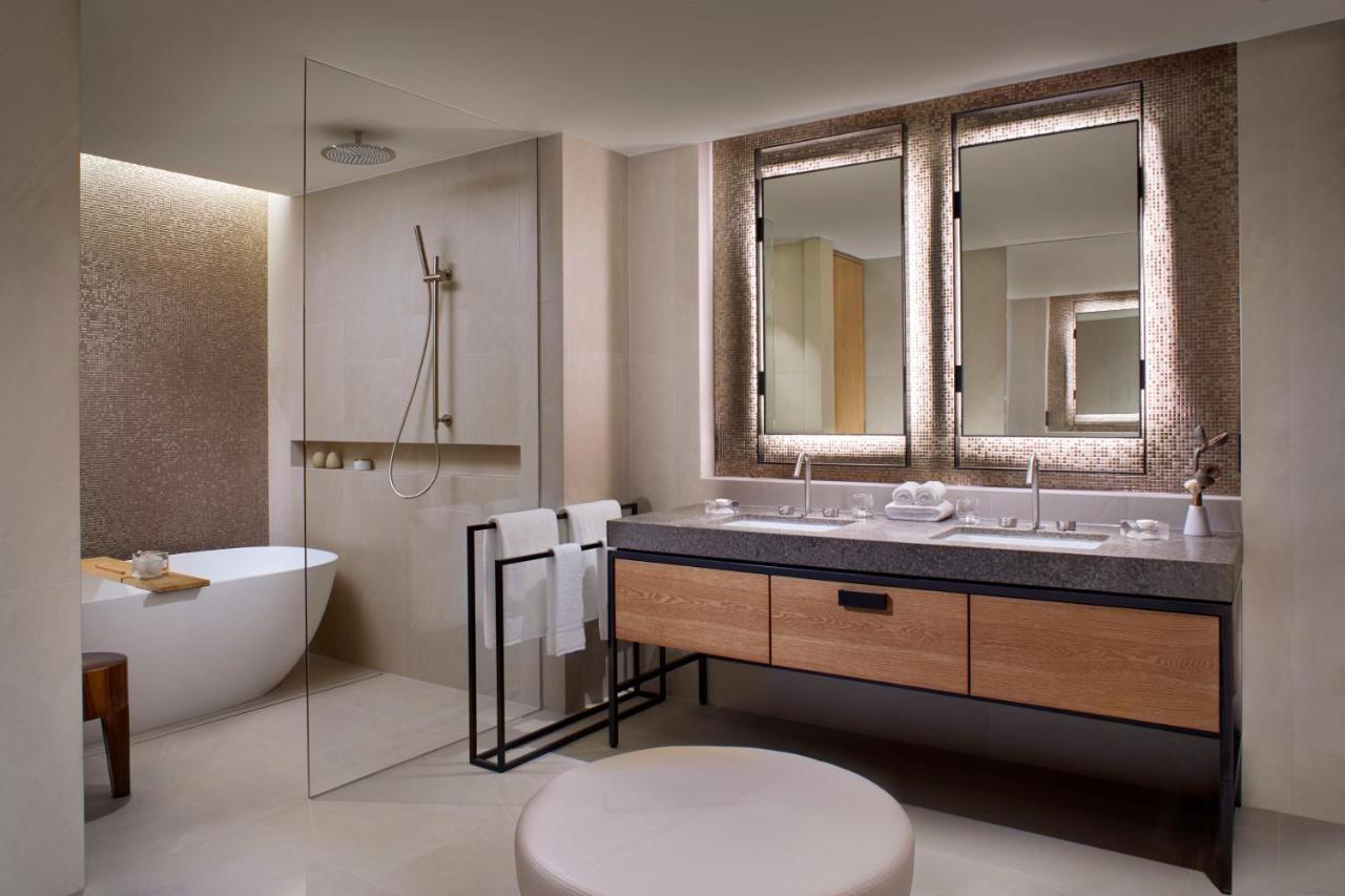 Hotel The Ritz-carlton, 5*