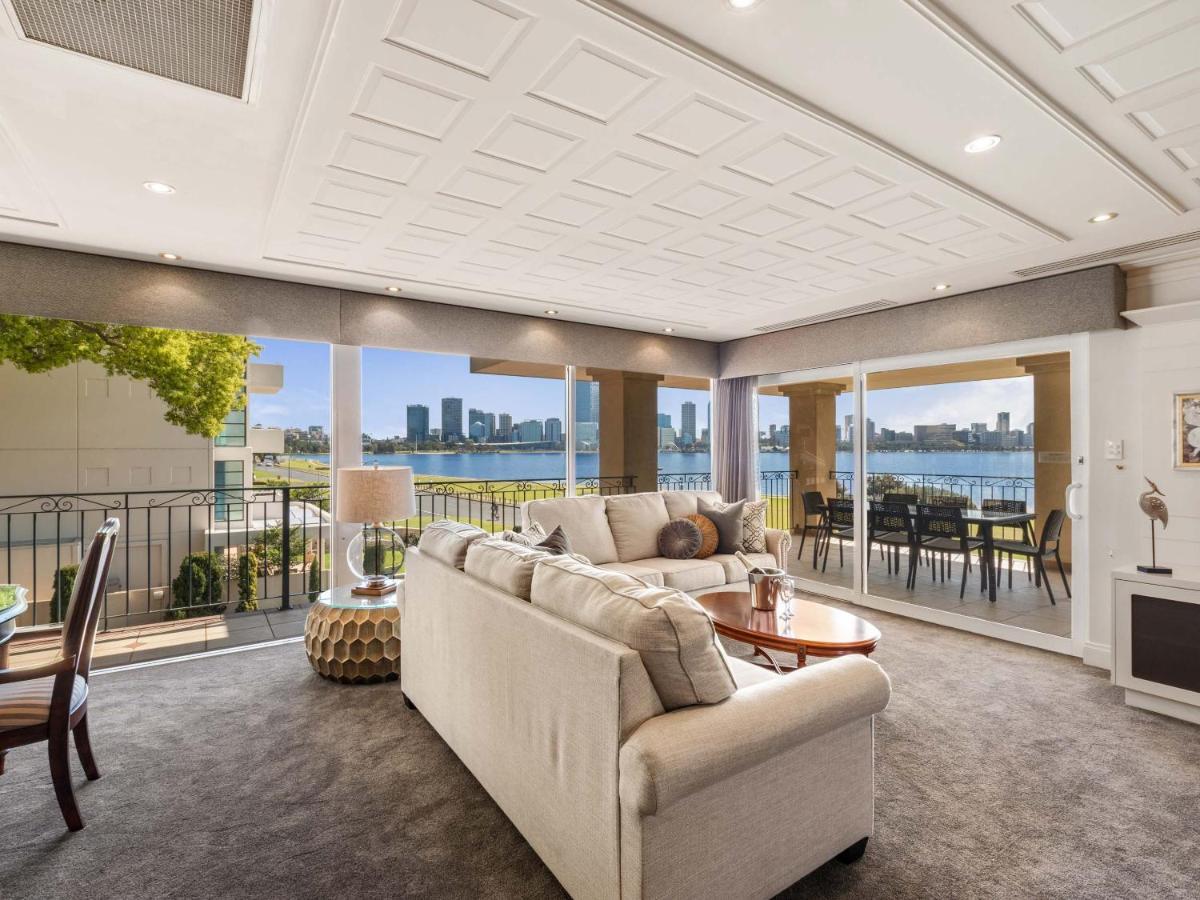 The Peninsula Riverside Serviced 4*
