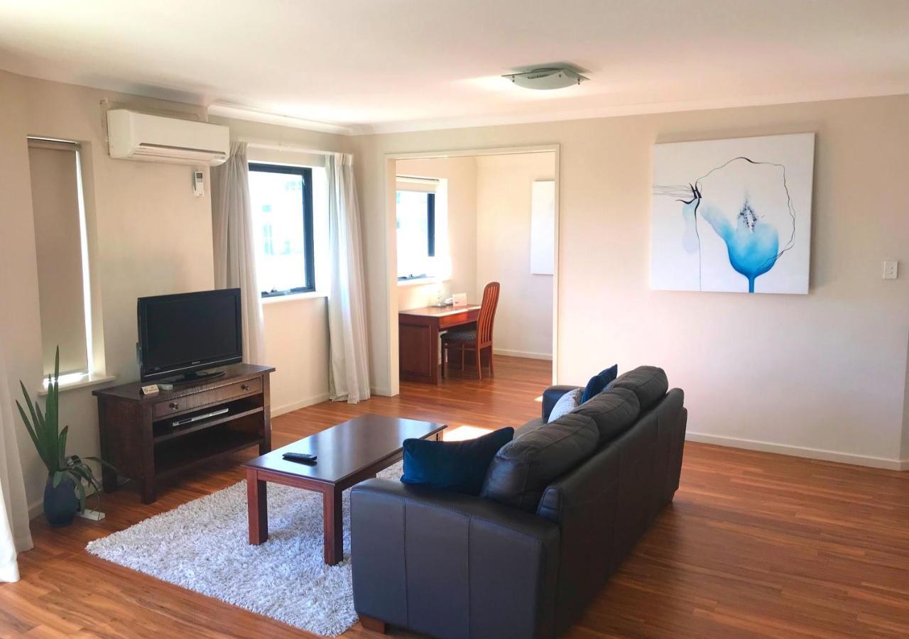 Apartment West End 406 - Executive Escapes