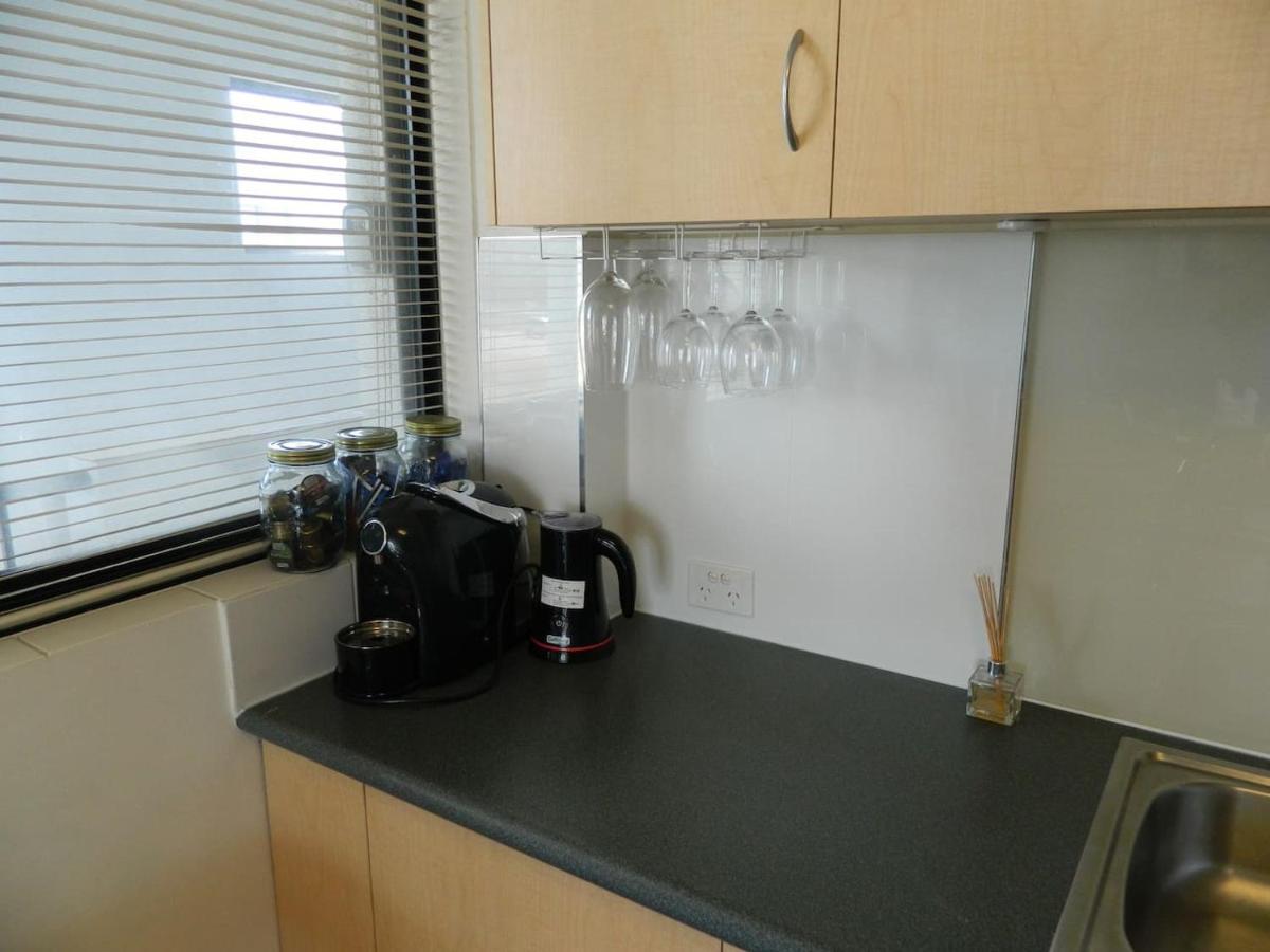 Riverside 2 Bedroom With South Peninsula Views Apartment