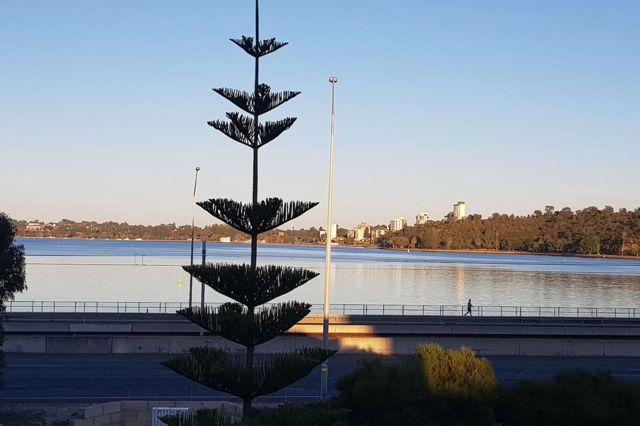 Riverside 2 Bedroom With South Peninsula Views Perth