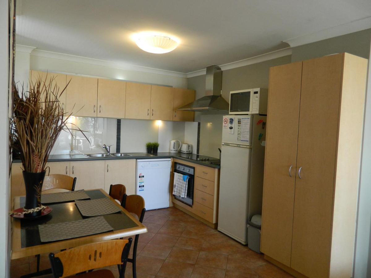 Riverside 2 Bedroom With South Peninsula Views Apartment *