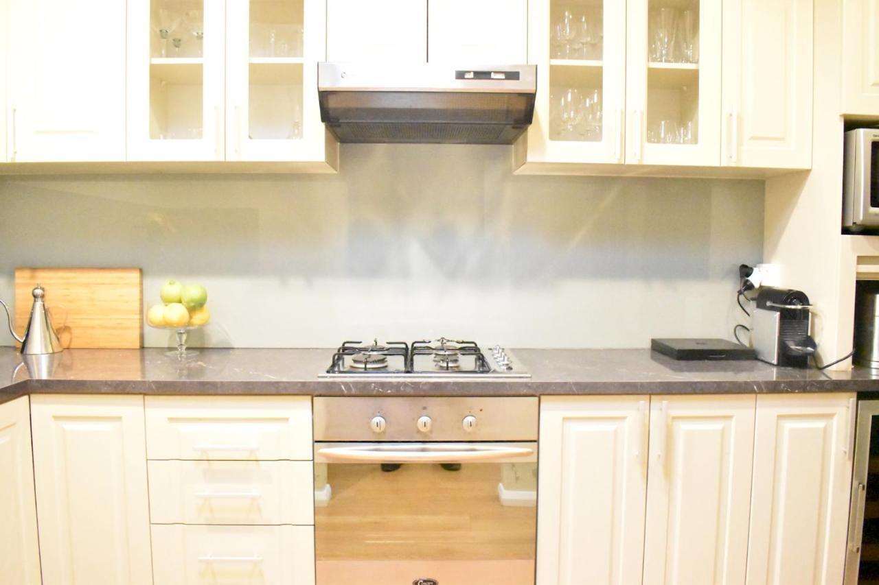 Apartment Bright 2 Bedroom In A Great Location