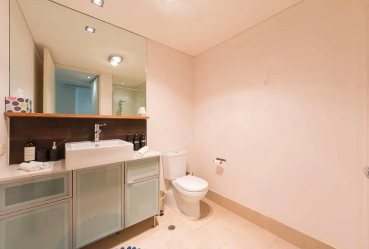 Tranquil Exec City Free Wifi Netflix Wine Parking