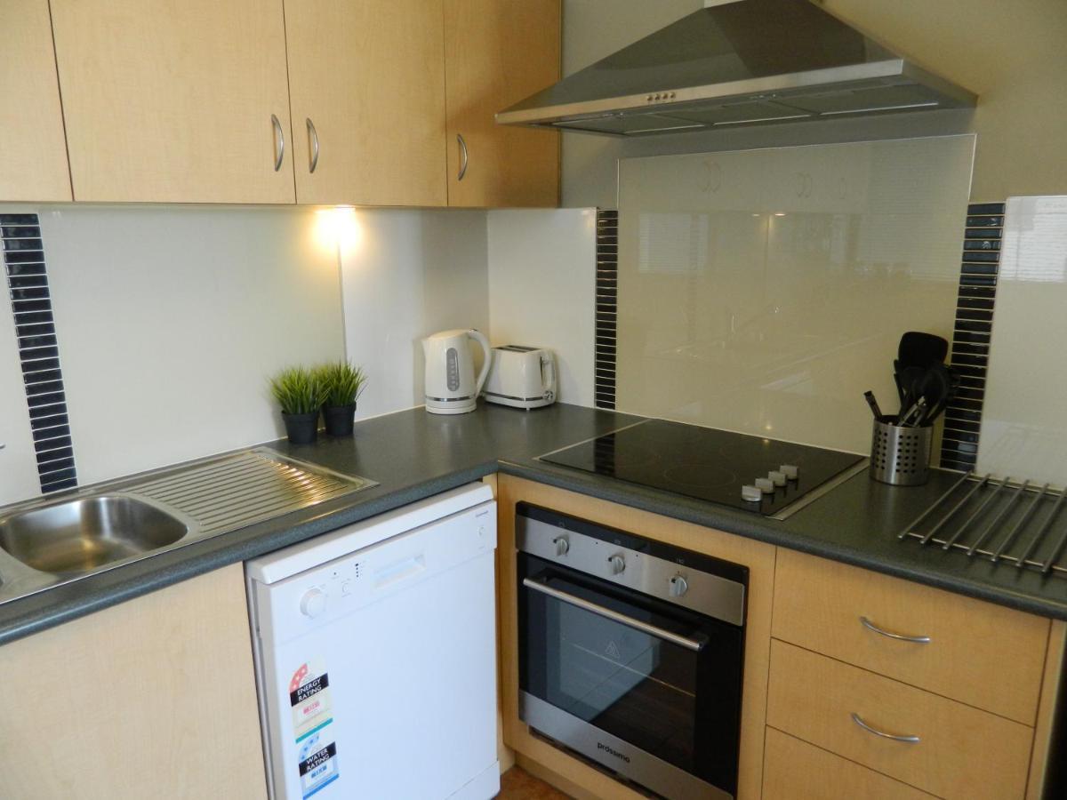 Riverside 2 Bedroom With South Peninsula Views Apartment
