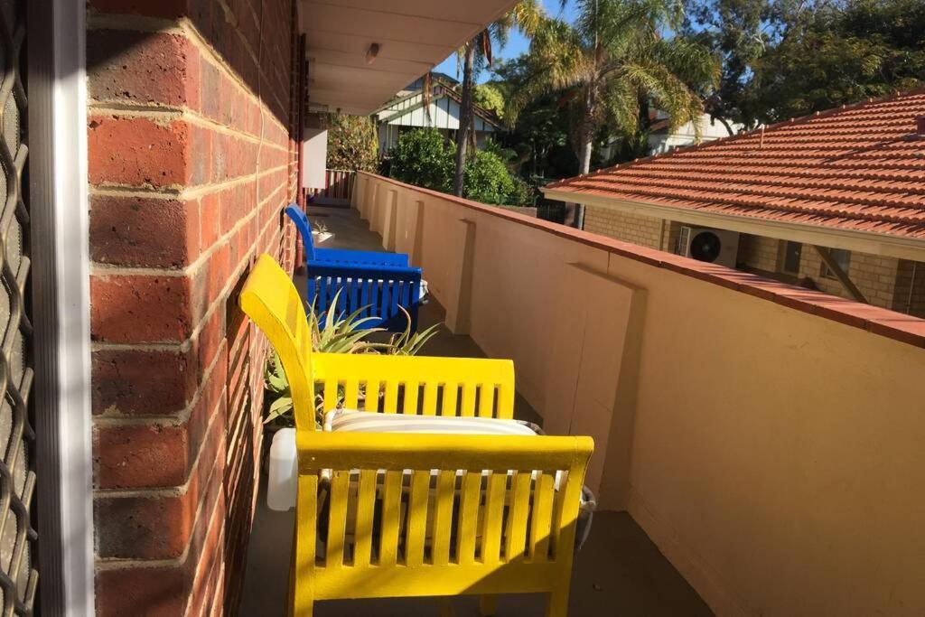 Pangsapuri B3 Crawley 1 Brm & Sleepout Near Uwa Perth