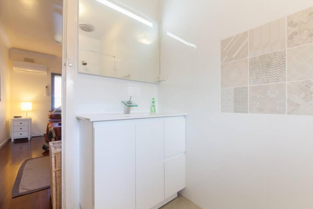 Apartment B7 Crawley 1 Brm & Sleepout Near Uwa *