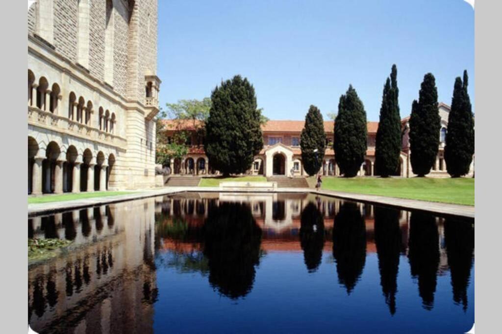B2 Crawley 1 Brm & Sleepout Near Uwa Perth