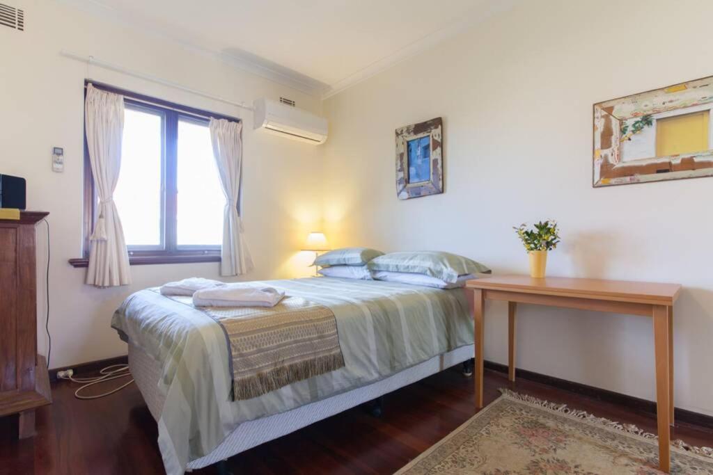 B8 Crawley 1 Brm & Sleepout Near Uwa Apartment Perth