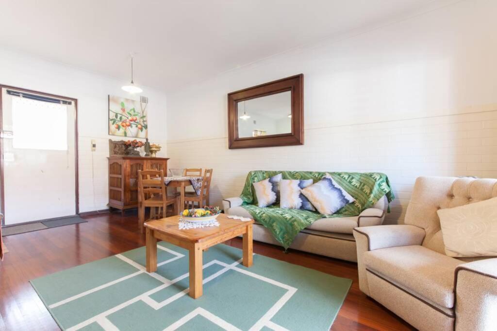 B8 Crawley 1 Brm & Sleepout Near Uwa Apartment Perth