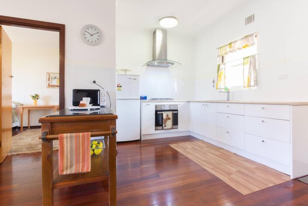 Apartment B8 Crawley 1 Brm & Sleepout Near Uwa *