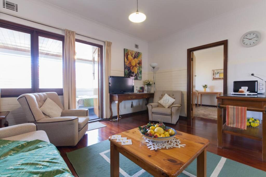 Apartment B8 Crawley 1 Brm & Sleepout Near Uwa