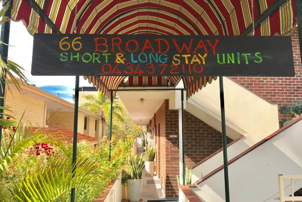 B8 Crawley 1 Brm & Sleepout Near Uwa Apartment