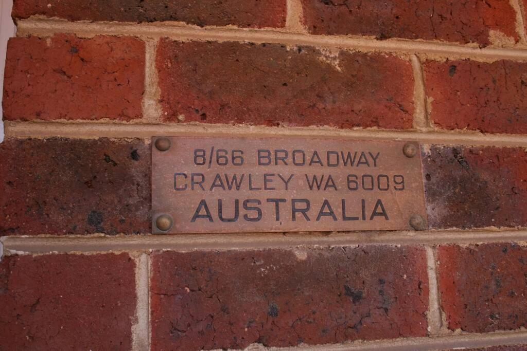 B8 Crawley 1 Brm & Sleepout Near Uwa * Perth