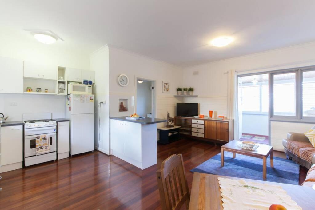 B7 Crawley 1 Brm & Sleepout Near Uwa Apartment *