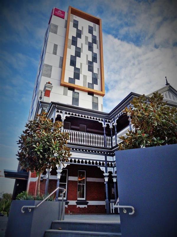 West Perth, An Ihg Perth