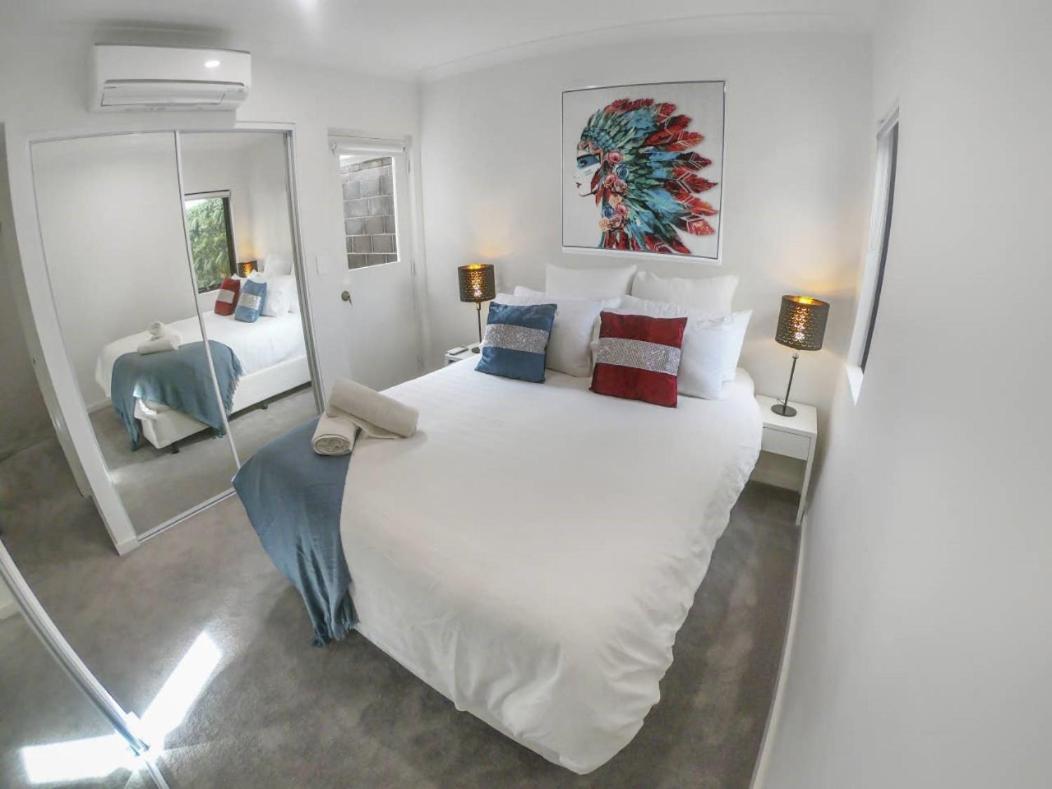 1 Bdrm Close Airport/shops, Wifi, Netflix, Parking *