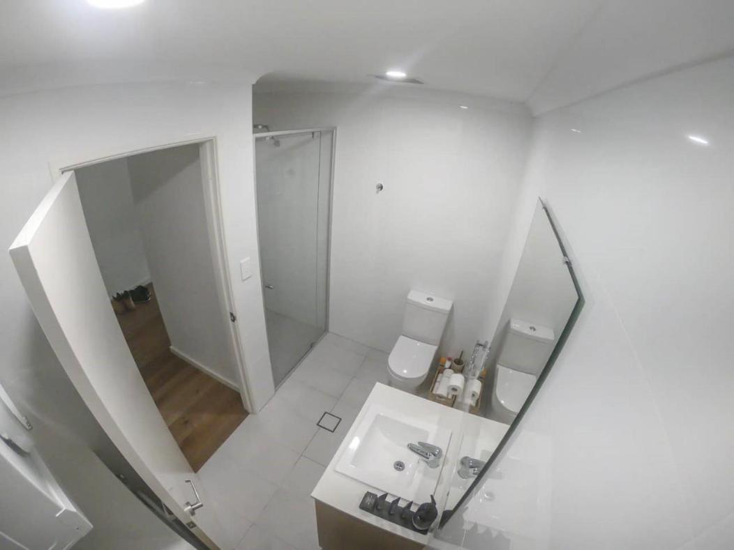 Apartment 1 Bdrm Close Airport/shops, Wifi, Netflix, Parking