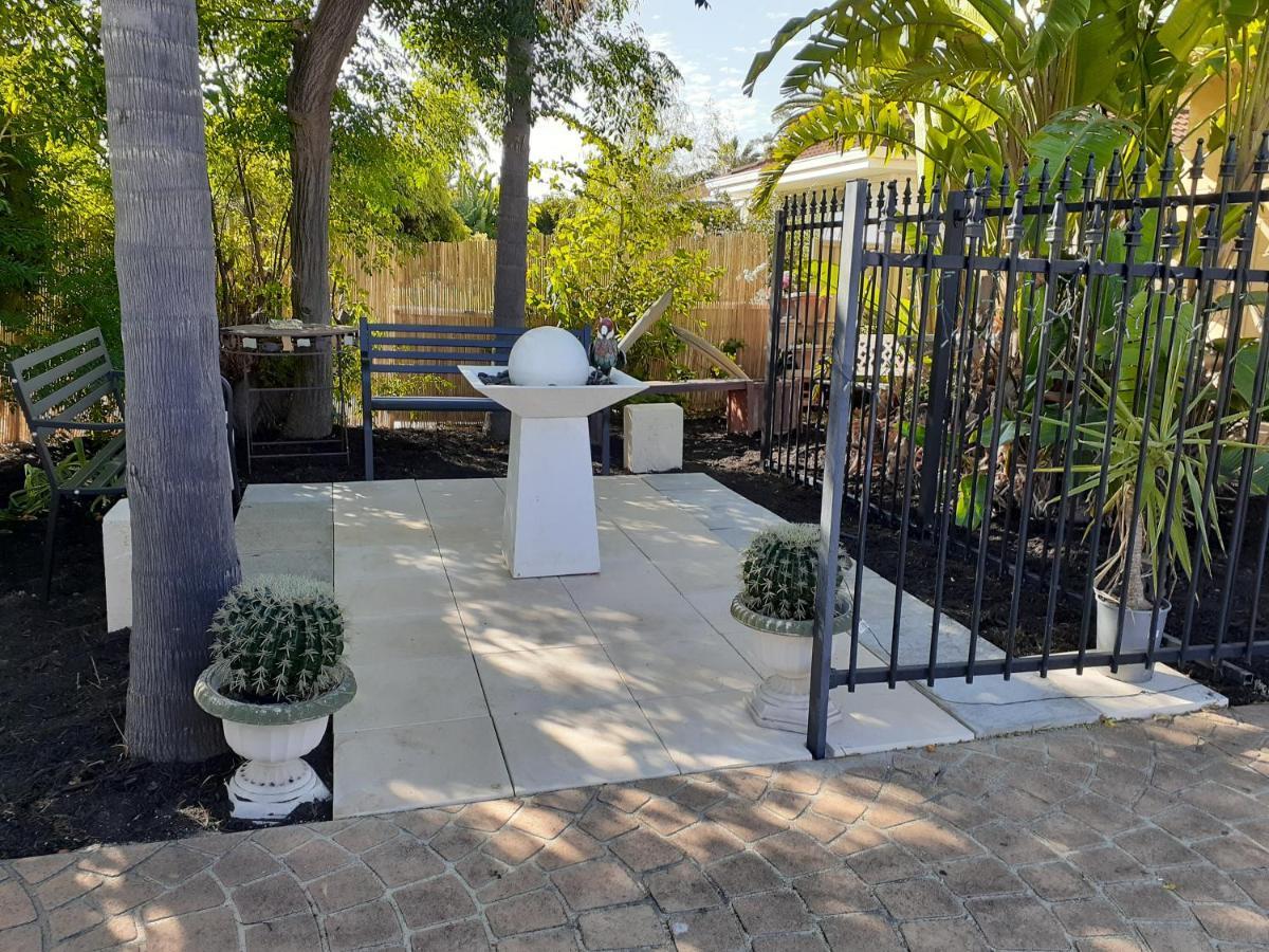 Bed & Breakfast Palms 3*