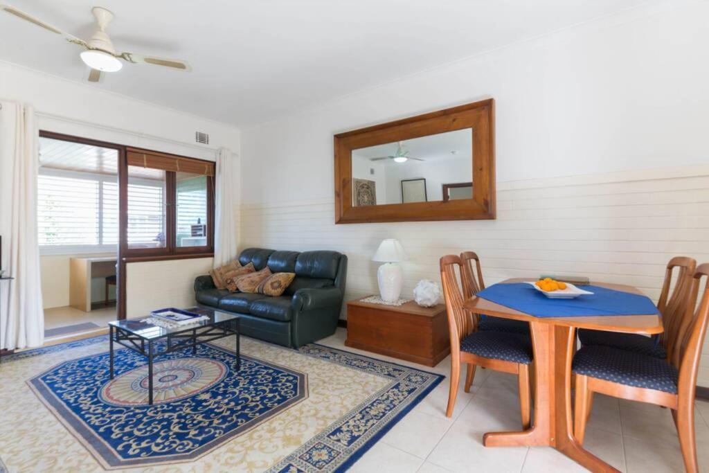 B9 Crawley 1 Brm & Sleepout Near Uwa Apartamento