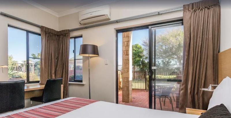 Country Comfort Aparthotel Perth