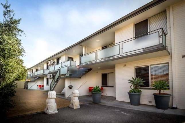 Mt.lawley Superb 2 Bedroom Location Comfort, Style 3 *