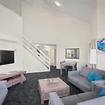 Broadwater Resort Como
